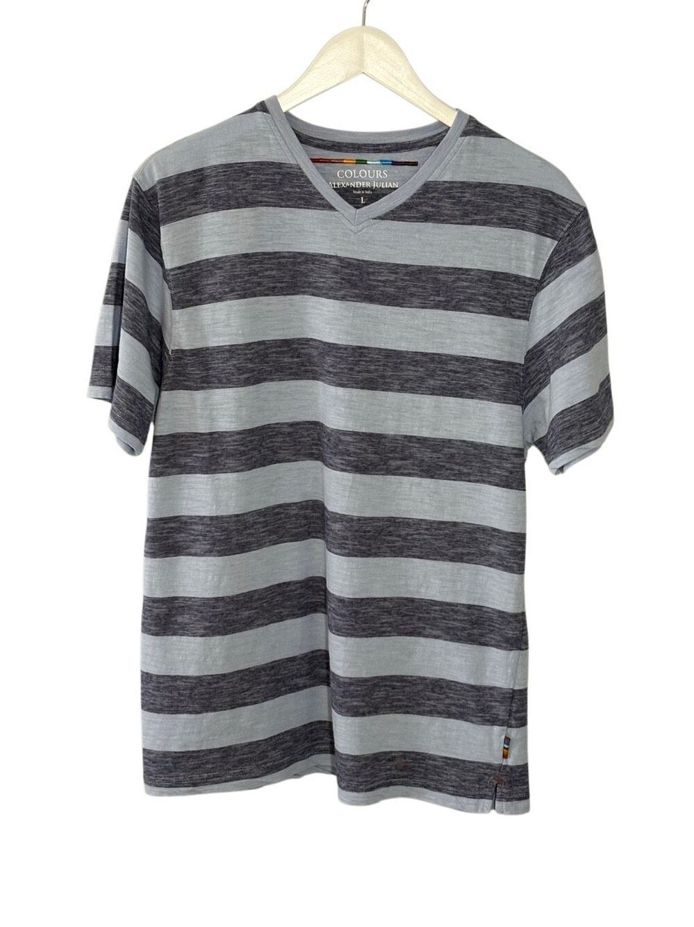 Colours by Alexander Julian blue striped 100% cotton v-neck t-shirt - L